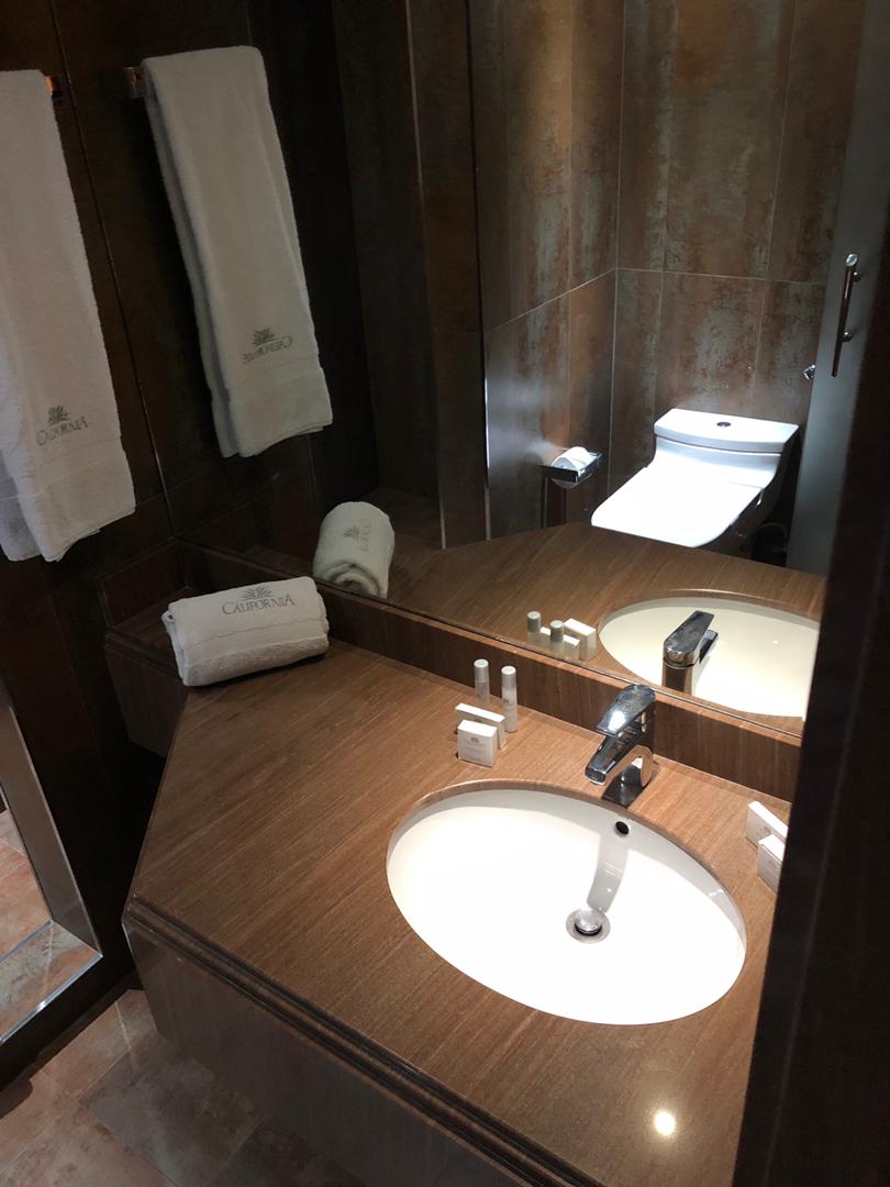 California Hotel & Suites